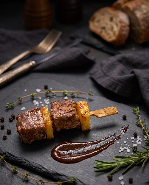 Брошет из свинины с ананасом
