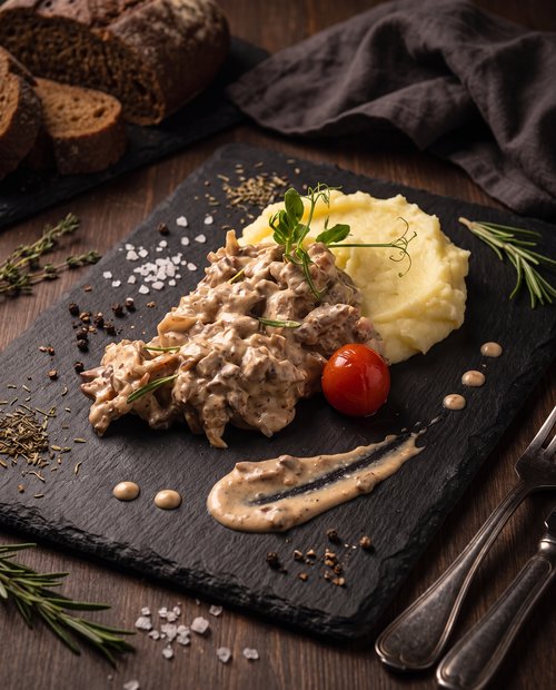 Бефстроганов из говяжьей вырезки (без гарнира)